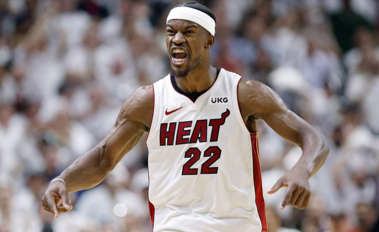 Jimmy Butler dinamita la NBA
