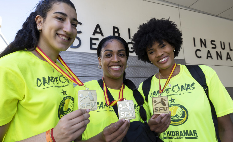 Un error en el embalaje hace campeonas de la Superliga masculina a las jugadoras del Hidramar