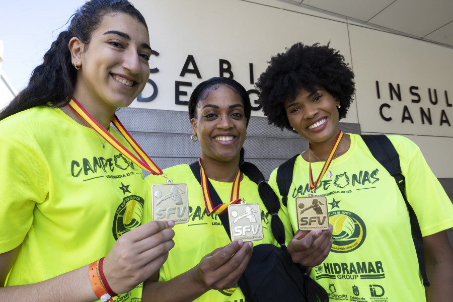 Un error en el embalaje hace campeonas de la Superliga masculina a las jugadoras del Hidramar