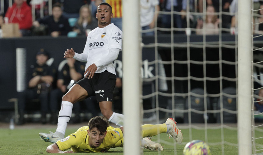 El Valencia y el Villarreal empataron a un gol en Mestalla (1-1)