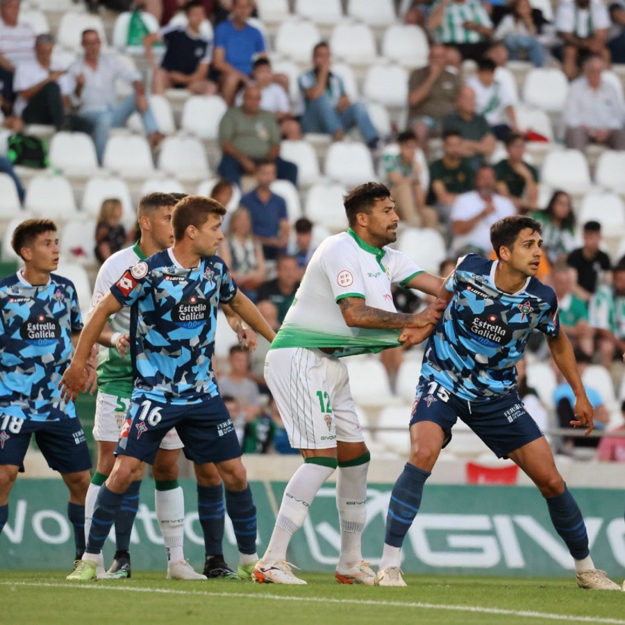 El Racing gana en Córdoba y salta al segundo puesto, a un punto del Alcorcón