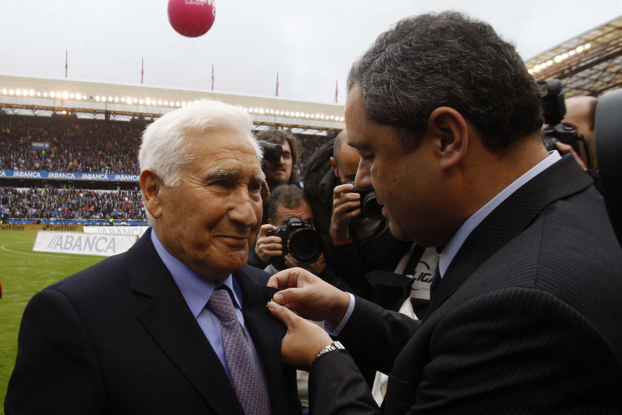 Piden que Riazor lleve el nombre de Arsenio