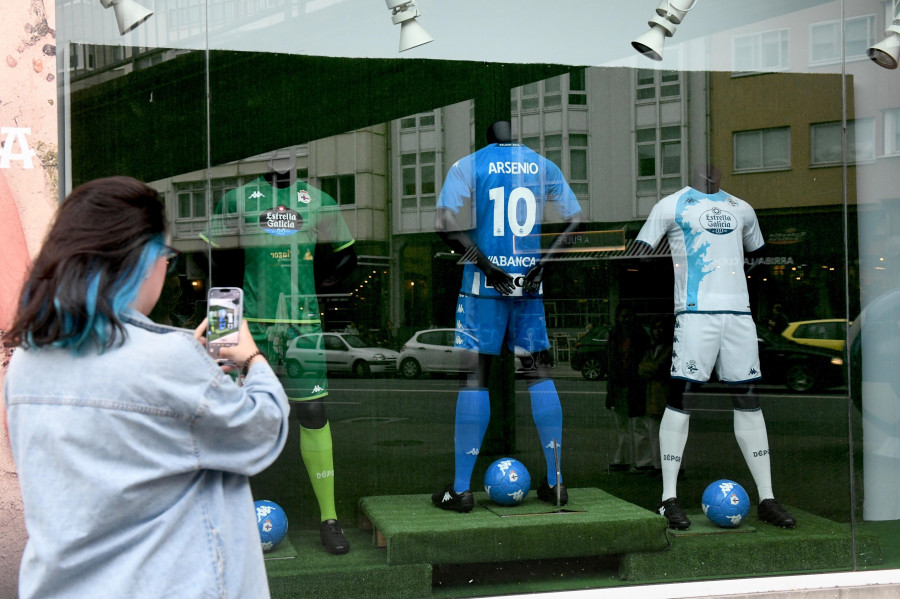 Los Riazor Blues homenajean a Arsenio Iglesias