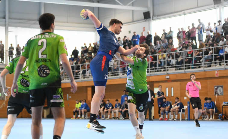 El OAR se la jugará en casa (33-28)