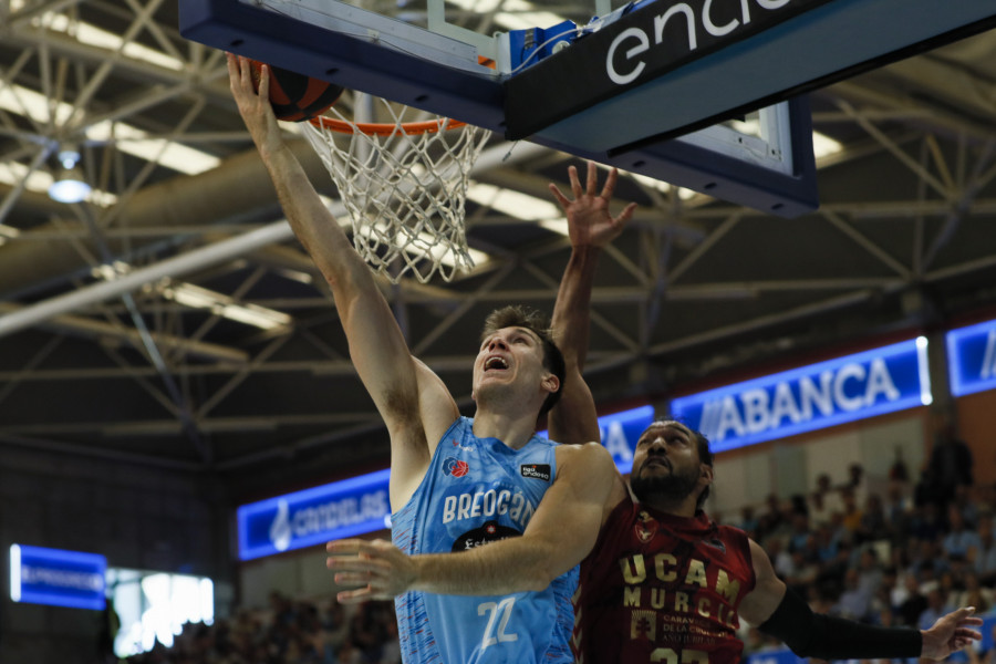 El Breogán se despide del playoff  tras caer ante el UCAM Murcia (60-65)