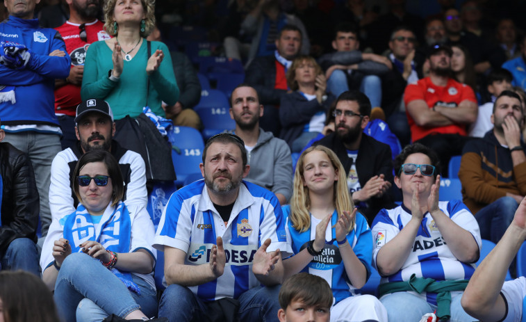 La afición del Depor, expectante e insegura de cara al tramo final