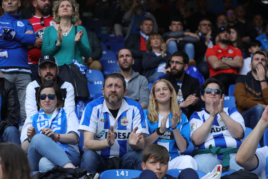 La afición del Depor, expectante e insegura de cara al tramo final