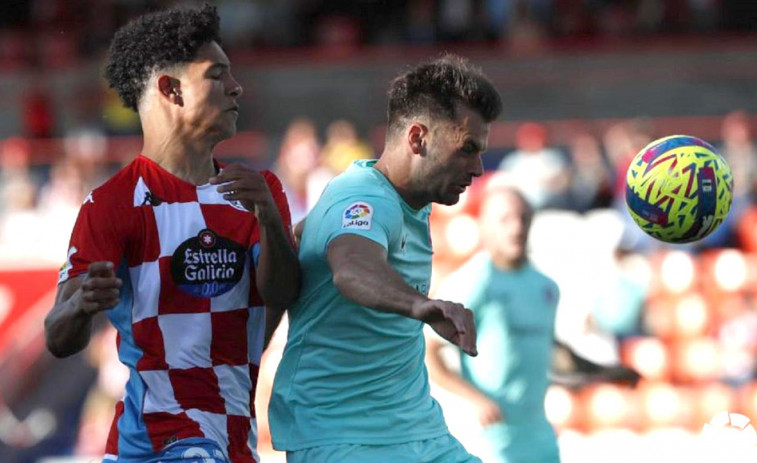 Un golazo de Iván Gil impide al Lugo romper su pésima racha (2-2)
