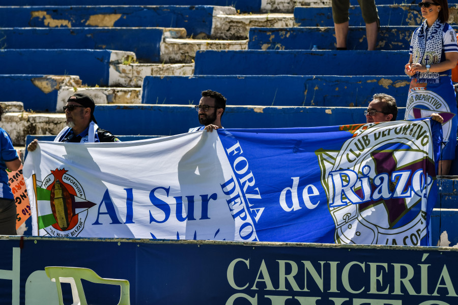 La afición del Depor pide el cese de Óscar Cano