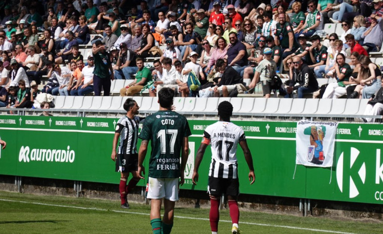 El Racing de Ferrol remonta para situarse como líder aprovechando el tropiezo del Alcorcón