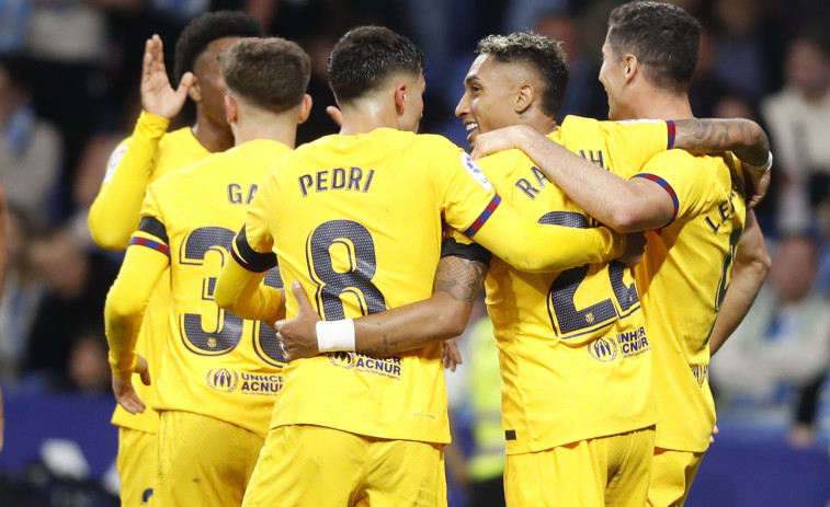 El Barcelona aplasta al Espanyol y conquista la Liga con autoridad