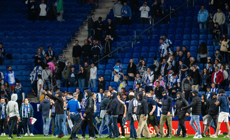 LaLiga estudia las imágenes de la invasión y denunciará a sus responsables