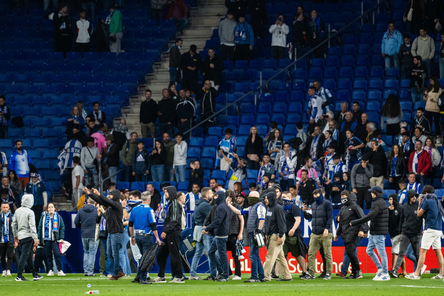 LaLiga estudia las imágenes de la invasión y denunciará a sus responsables