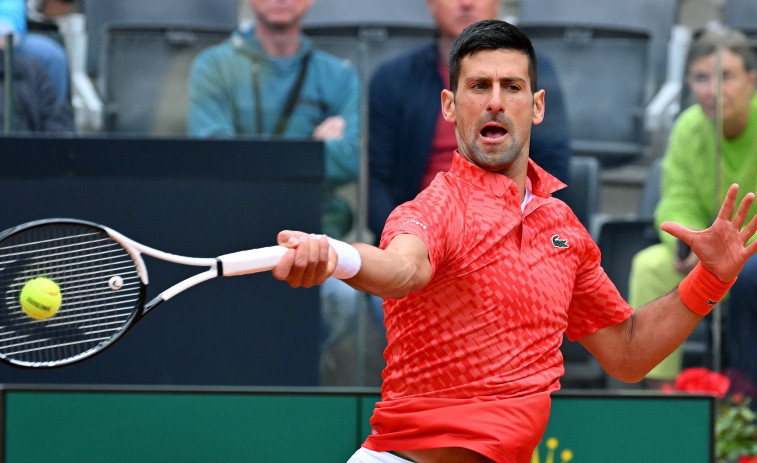 Djokovic canaliza su furia para batir a Norrie