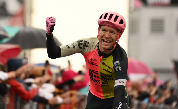 Cort gana al esprint en Viareggio; Thomas se mantiene líder