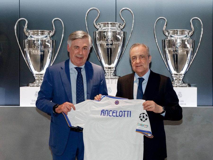 Florentino Pérez confirmó a Ancelotti que cumplirá su contrato
