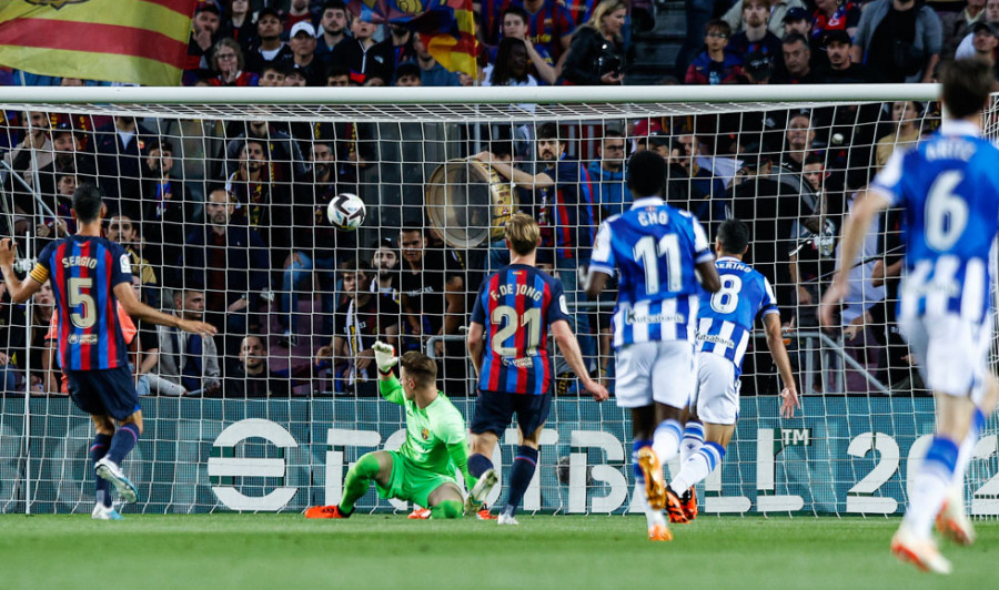 La Real vence al Barcelona en el Camp Nou (1-2)