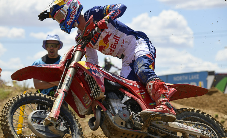 Seewer gana el GP de Francia y Jorge Prado retiene el liderato del Mundial