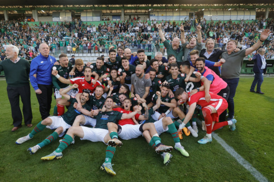 El Racing de Ferrol asciende a Segunda División 15 años después