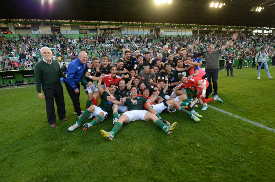 El Racing recorrerá este lunes Ferrol en bus por su ascenso a Segunda