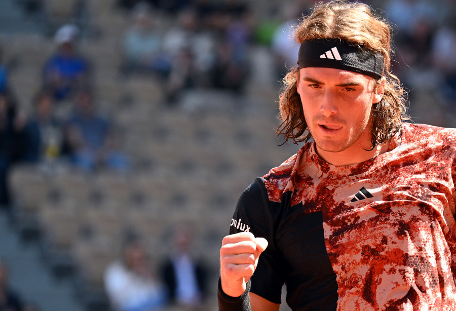 Tsitsipas apabulla a Carballés en su vigésimo triunfo en París