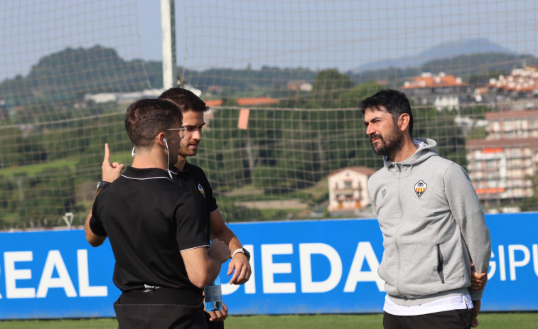 El técnico del Castellón estuvo cerca del Depor y tiene a Miguel Llorente en el staff