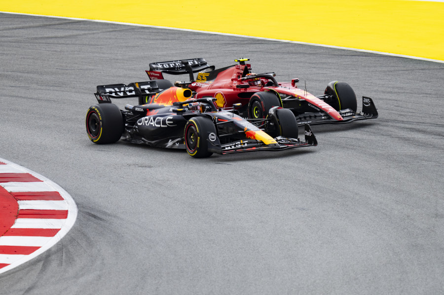 Verstappen, más líder tras ganar por delante de los Mercedes en Barcelona