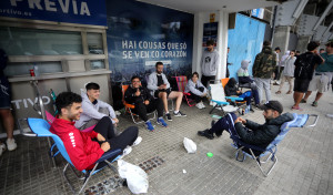 14 horas de acampada en Riazor para conseguir una entrada para el Castellón-Depor