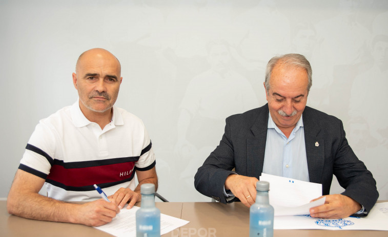 El Deportivo renueva al técnico que ascendió a su filial a Segunda RFEF, Óscar Gilsanz