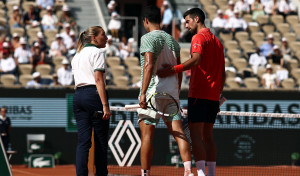 Djokovic se impone a Alcaraz y se convierte en el primer finalista de Roland Garros