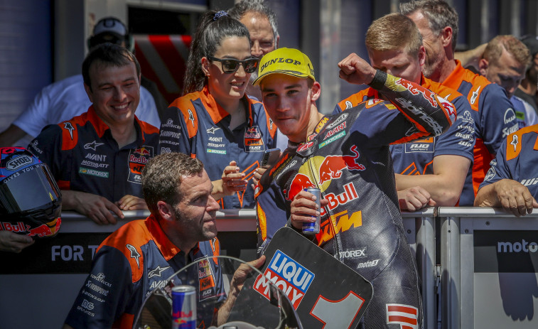Öncü consolida su dominio con suficiencia en Moto3