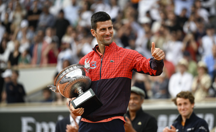 Djokovic vuelve a la cumbre tras ganar en París, Nadal se pierde en el puesto 136