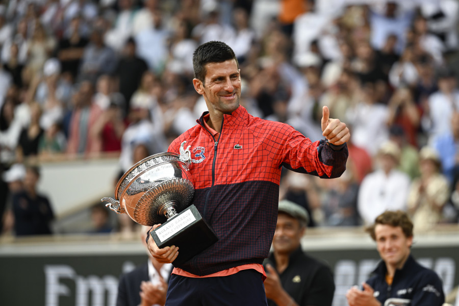 Djokovic vuelve a la cumbre tras ganar en París, Nadal se pierde en el puesto 136