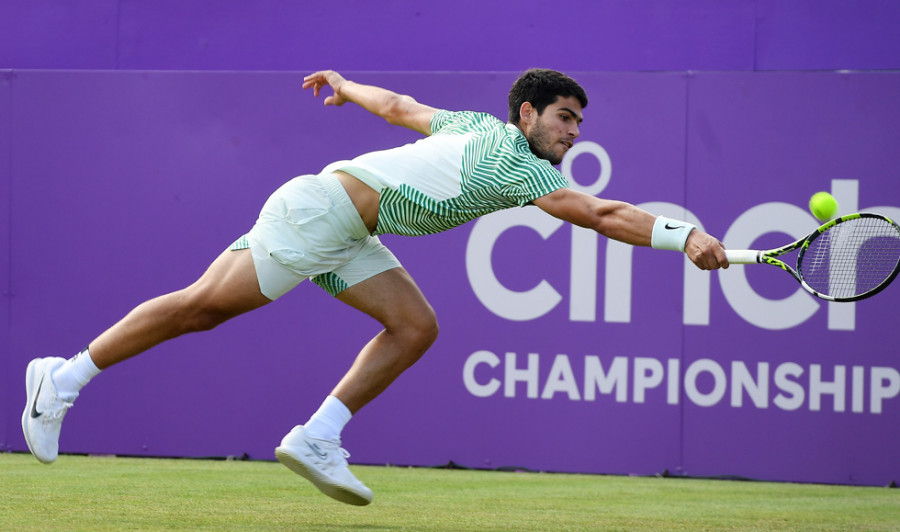 Alcaraz: "Me pongo vídeos de Federer y Murray para mejorar en hierba"