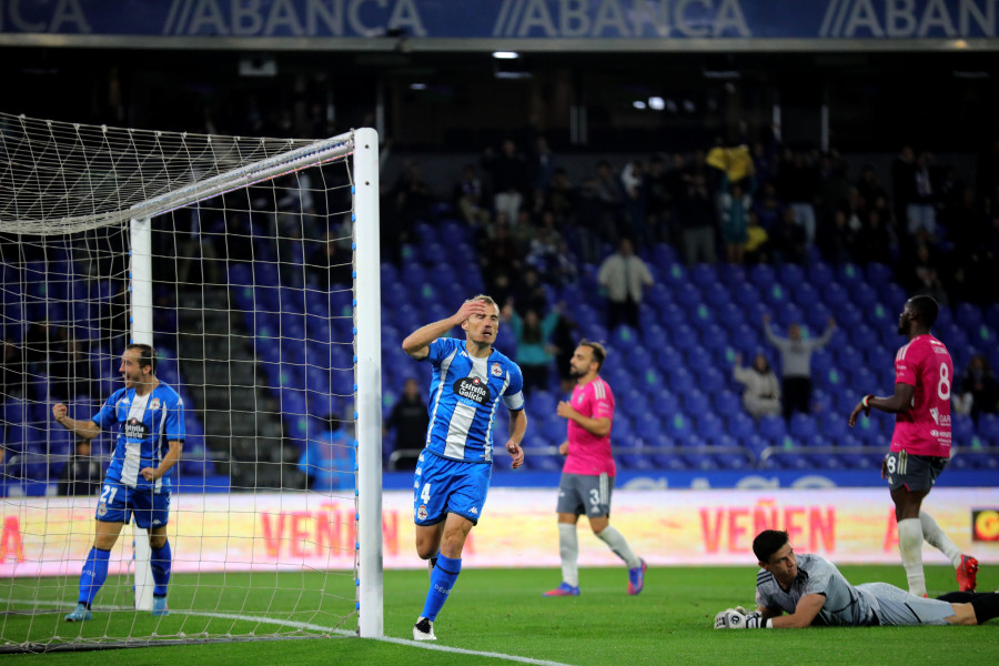 Análisis de la plantilla: 4. Álex Bergantiños, olvidado por Cano, rescatado por De la Barrera