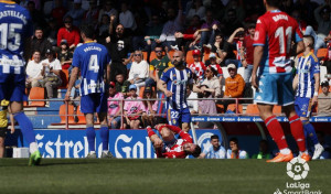 El lateral derecho Paris Adot apunta al Depor