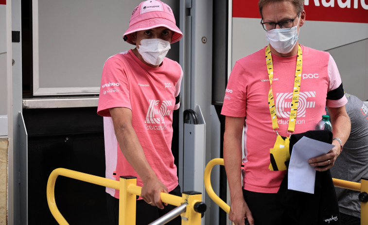 Carapaz abandona el Tour