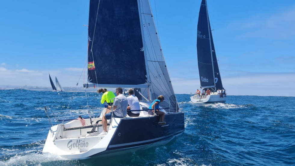 El Mirfak y el Golfiño, primeros líderes de la Regata Infanta Elena