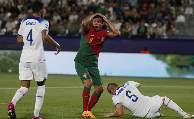 Inglaterra sigue imbatida y se clasifica a semifinales (1-0)