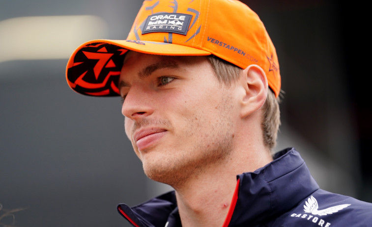 Verstappen sale primero en Silverstone; Sainz arranca quinto y Alonso, noveno