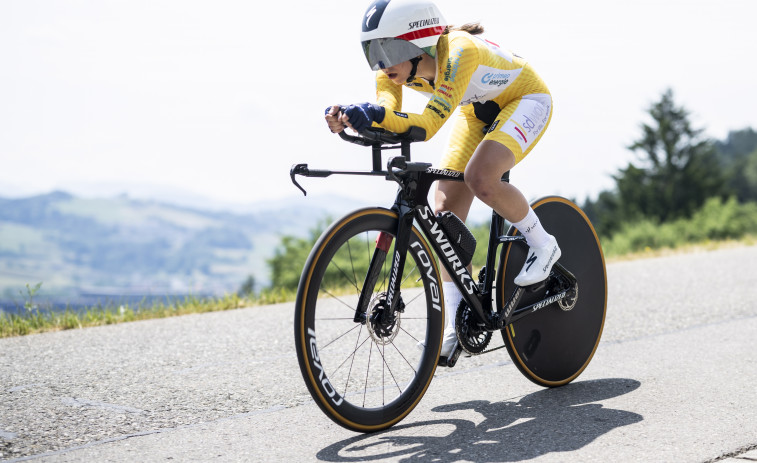 La húngara Vas gana la penúltima etapa del Giro, con todo listo para coronar a Van Vleuten