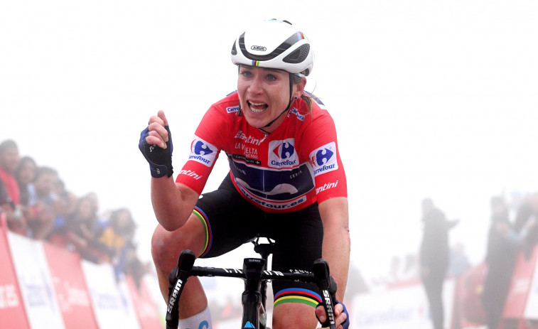 Van Vleuten hace historia con su cuarto triunfo en el Giro de Italia