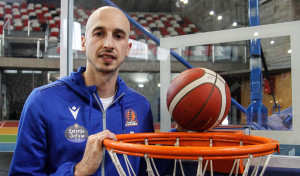 Alex Hernández continúa en el Leyma Basquet Coruña