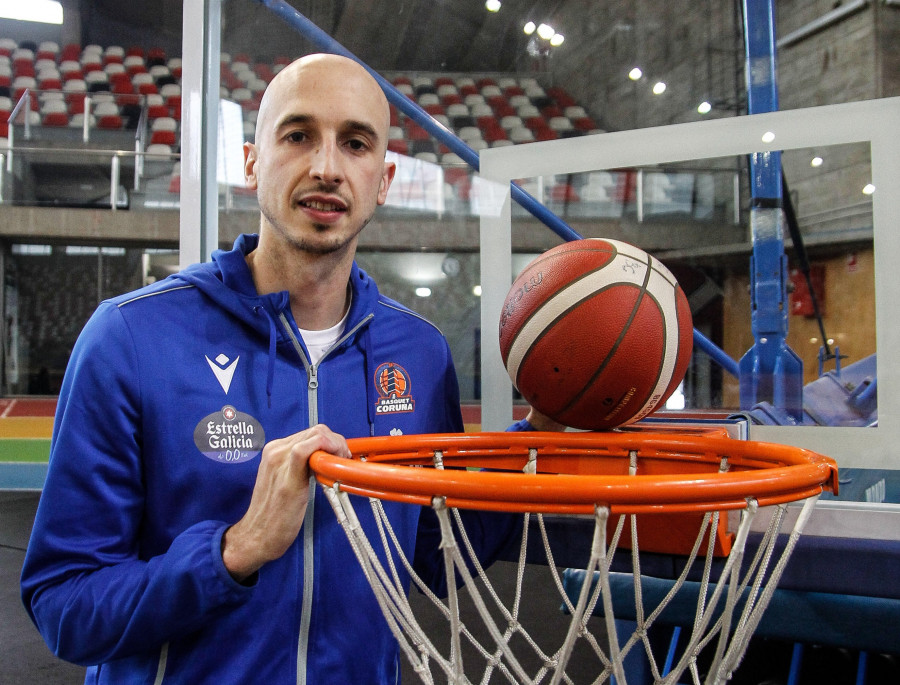 Alex Hernández continúa en el Leyma Basquet Coruña
