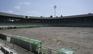 Ferrol apuesta por renovar la cubierta del estadio de A Malata