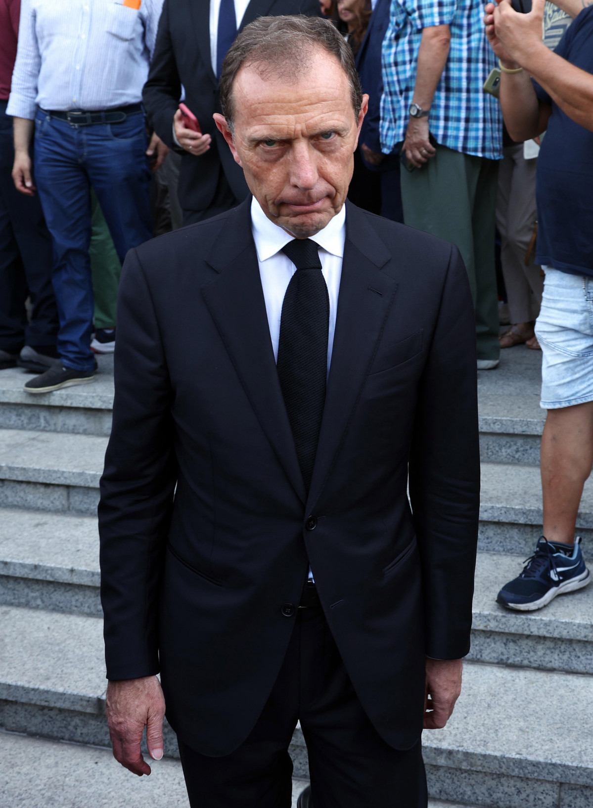Emilio Butragueu00f1o, en el funeral de Luis Suarez
