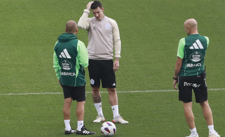 Santi Mina reaparece en la ciudad deportiva del Celta