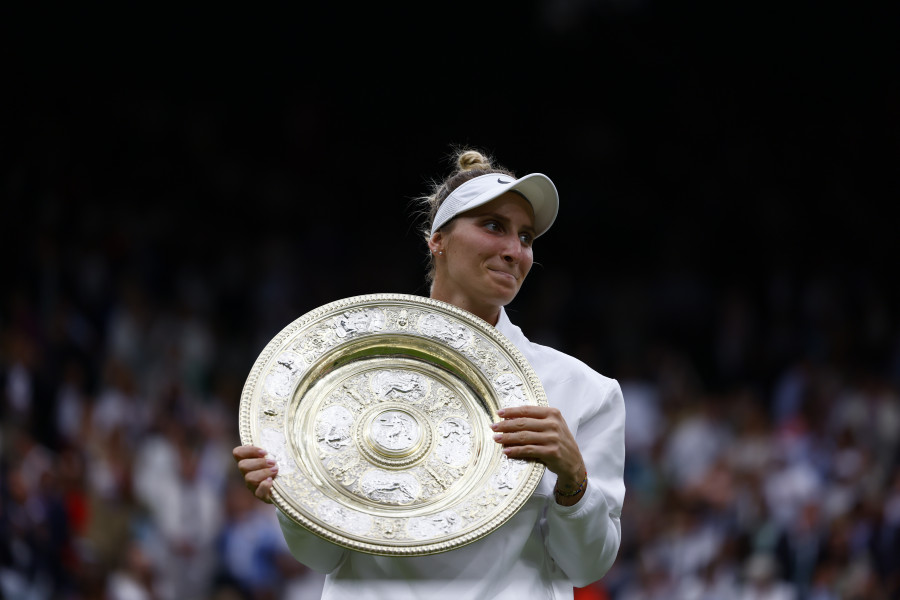 Vondrousova gana su primer Wimbledon