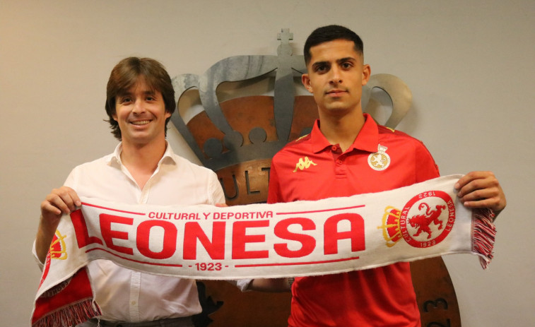 Bicho se presentó con la Cultural Leonesa