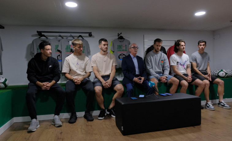 El Racing de Ferrol presenta a sus seis primeros fichajes